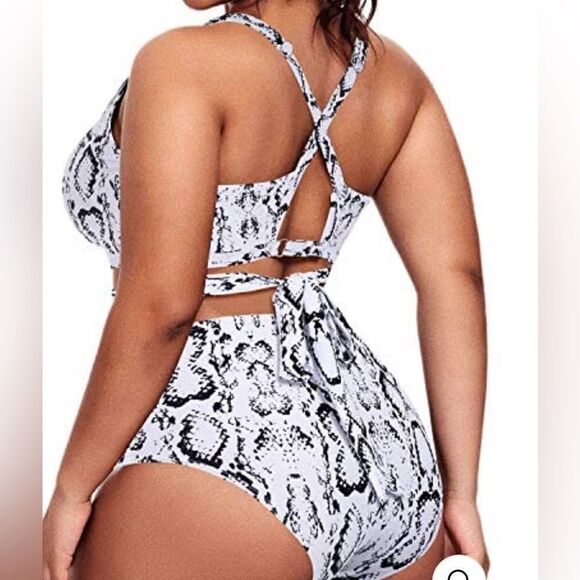 NWT DACO Plus Size Black White 2 Piece Swimsuit Adjustable - Size 22 - Picture 2 of 9